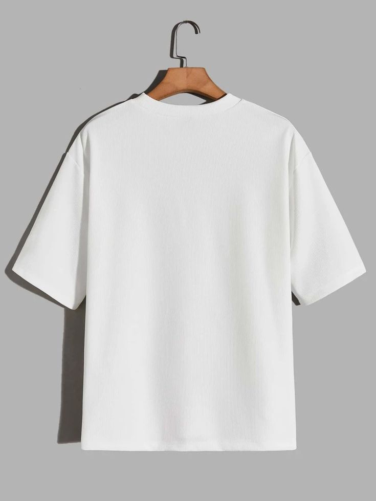 Manfinity ModaGents Men Versatile Casual Solid Drop Shoulder Tee